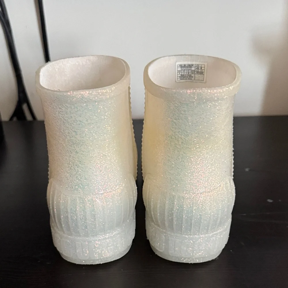 UGG Kids Sparkly White Boots - Picture 4 of 6